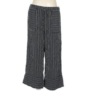 LOFT wide leg capri pants black and white  M